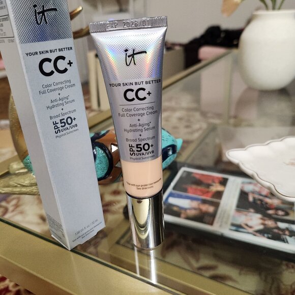 IT Cosmetics CC+ Cream Full Coverage Color Correcting Foundation with SPF 50+ - Picture 4 of 5